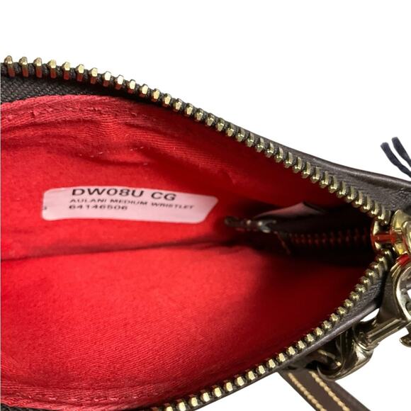 Dooney & Bourke Embossed Disney Aulani Wristlet NEW - Picture 6 of 15